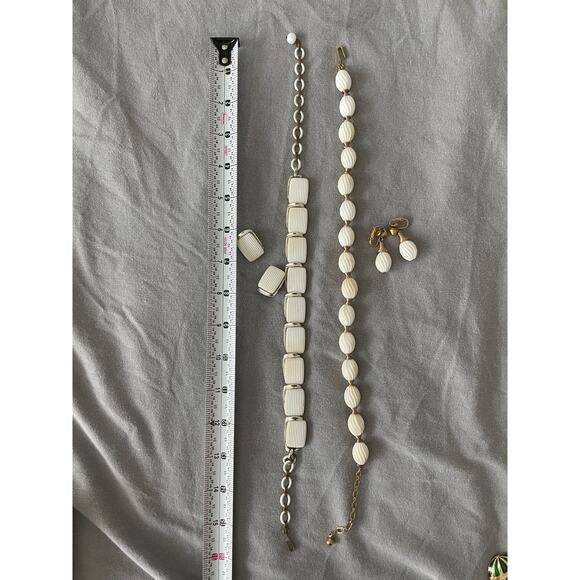 Set/2 Vintage White Textured Necklace and Earring Sets Lisner and Trifari Marked - Picture 1 of 11